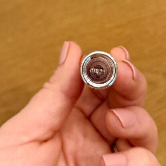 Laura Geller Lipstick in Just Peachy Shade - Picture 5 of 5